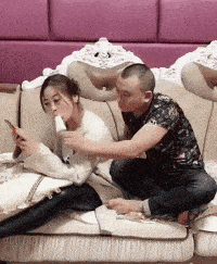 偏远|轻松一刻：深夜接弟媳下班，经过了一家偏远酒馆，她小声问……