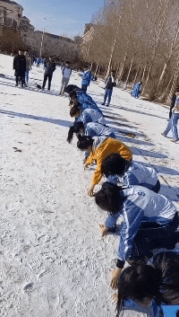 逗人|搞笑GIF：妹子，咱不带这样吓人的！不好玩这样