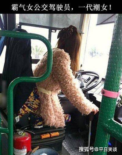 老板娘|爆笑段子：电子城里就这一家的生意最好，老板娘亲自上阵啊