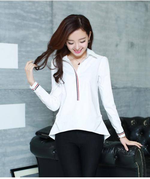 不够|搭地铁时看到一个扎马尾，长得又清秀的女孩。