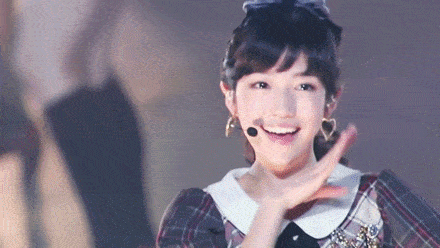 女妖精|搞笑GIF:小姐姐太美了,这眼神动作牵动着我的心啊