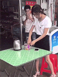 女妖精|搞笑GIF:小姐姐太美了,这眼神动作牵动着我的心啊