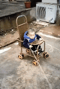 斧子|大姐，你这电车是新买的吧