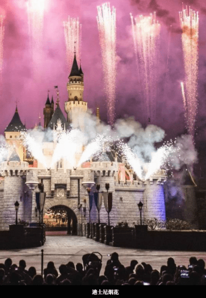 决策|开心一刻：借女同事手机玩游戏，手误打开了相册，她大喊...