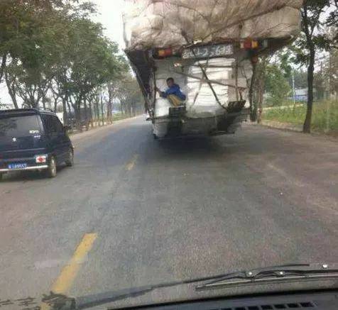 灯笼|搞笑段子：年过35的中年汉，终于鼓起勇气参加电脑征婚