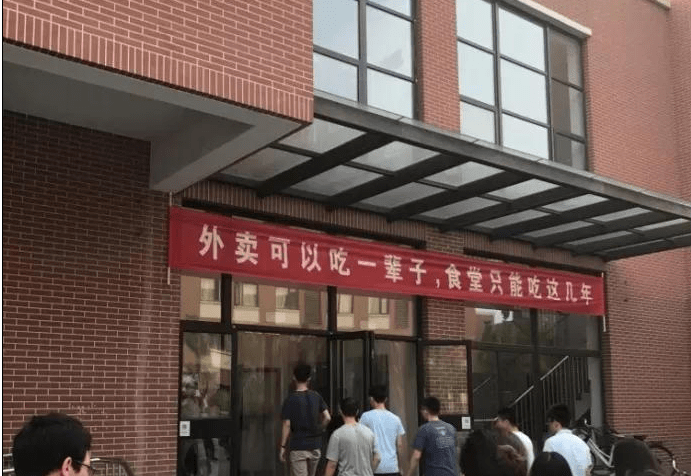 手相|搞笑段子：哥们二婚，打电话给前妻，她说：咱们又成一家人了….