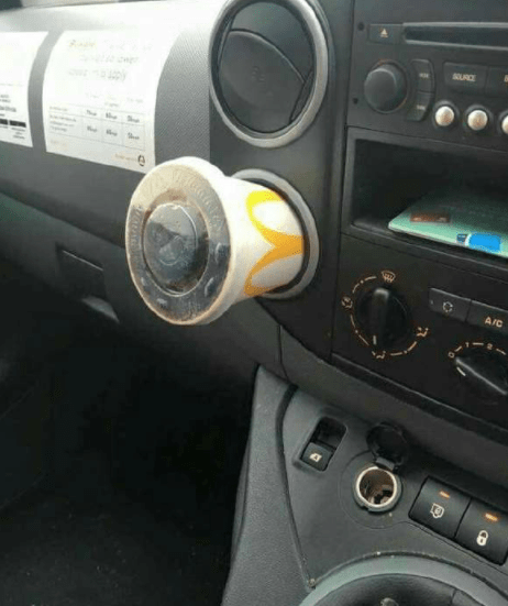 侄儿|搞笑GIF：弟兄们快跑吧，这个人有点二