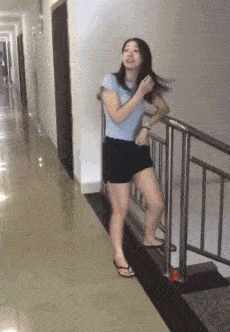 好看|搞笑GIF趣图：闺蜜的套路实在有点深