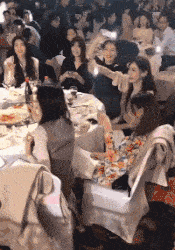 厉害|开心一笑GIF：一定不要打搅他，让他一个人静静的感受