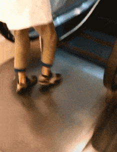 厉害|开心一笑GIF：一定不要打搅他，让他一个人静静的感受