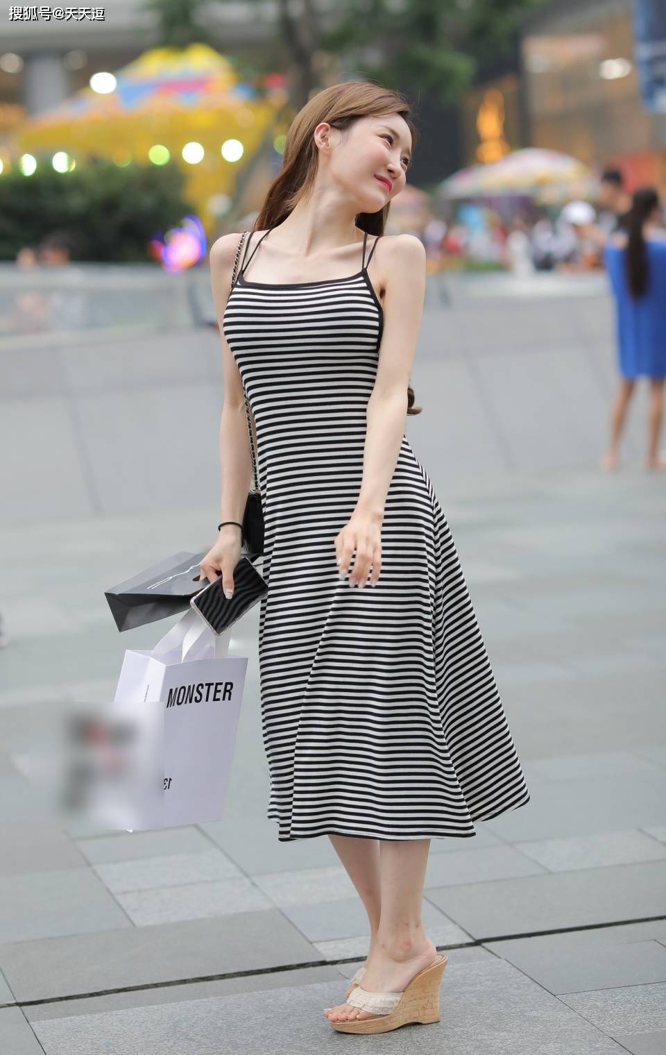 姐夫|搞笑GIF趣图:兄弟们,赛车有风险,观看需谨慎