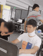 儿子|笑话：哥们让人骗到传销组织，不到俩月让人家撵出来了，据说……