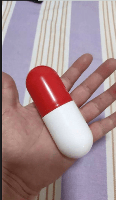 一碗水|搞笑段子动态图:“没用的,越亲打的越厉害”