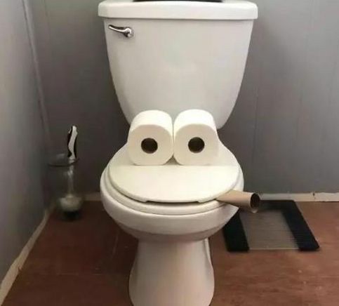 儿子|搞笑GIF：小妹妹，要不要哥哥帮你倒进去？