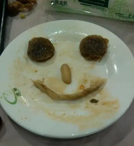 儿子|搞笑GIF：小妹妹，要不要哥哥帮你倒进去？