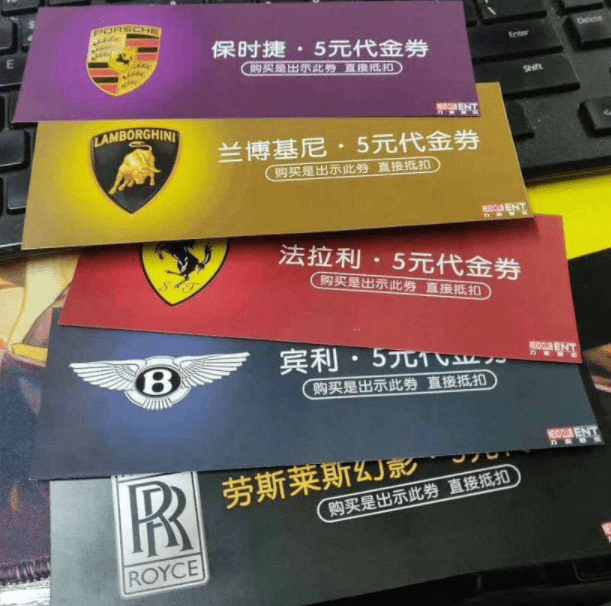 一碗水|搞笑段子动态图:“没用的,越亲打的越厉害”