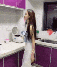 一碗水|搞笑段子动态图:“没用的,越亲打的越厉害”