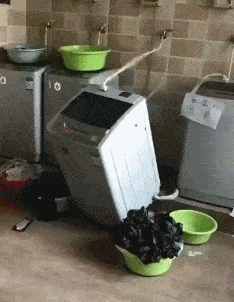 媳妇儿|要不是电线和水管拽着它，它都已经上天了