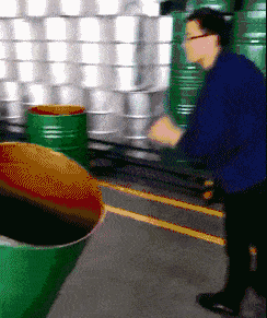 媳妇儿|要不是电线和水管拽着它，它都已经上天了