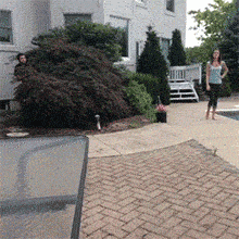 元帅|搞笑GIF趣图:娶了这妹子,你家的一亩三分地再也不用愁了!