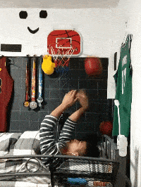 长头|搞笑段子搞笑GIF：这桌子菜买过单了，您慢吃，拜拜