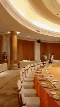 大爷|幽默段子:去年在驾校学车,教练脾气很坏,经常吼人 有次