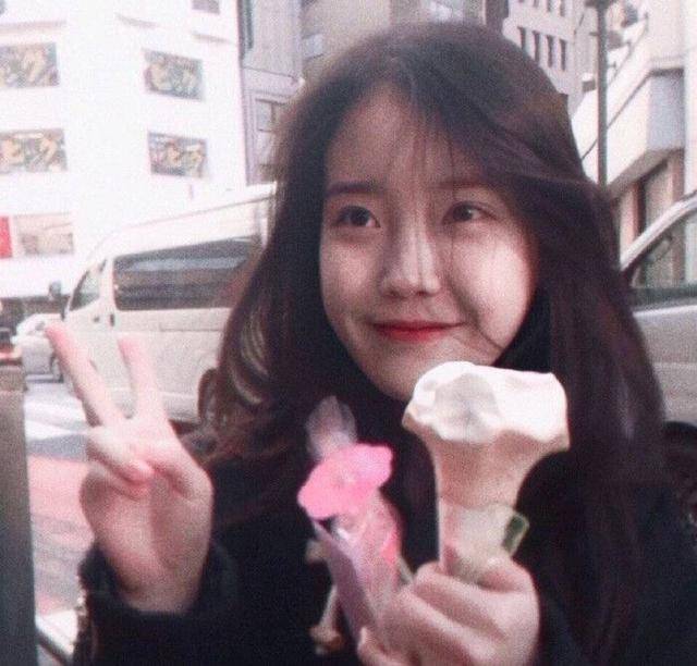 母亲|幽默笑话:你们能想象老师上着课发现下面一帮学生在折元宝的场面吗?