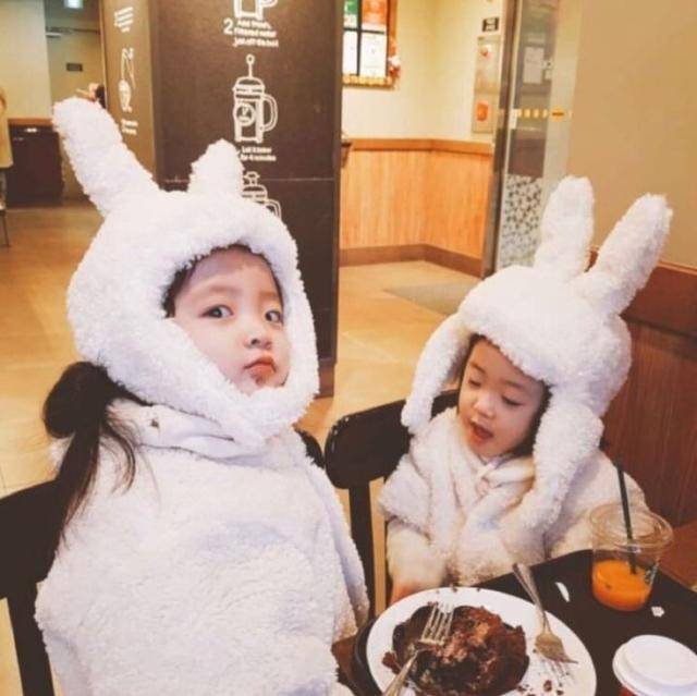 母亲|幽默笑话:你们能想象老师上着课发现下面一帮学生在折元宝的场面吗?