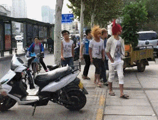 对方|搞笑GIF趣图：一对小情侣，各种斗嘴和秀恩爱