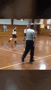 老爸|这一脚踢得真准，哥们估计你要倒霉了