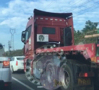 司机|搞笑GIF动图：哇塞！这个女孩子好帅气！