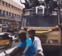 小美|搞笑GIF趣图:老婆的闺蜜来家做客,我故意避开了