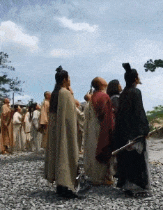 阿凡|每日一笑：你见过母鸡打架用鸡蛋的吗？胡闹