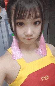 妻子|搞笑GIF:不会点特长连伴娘都当不了,别说新娘了