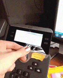 姑娘|搞笑GIF：那姑娘说没事，就说我是你媳妇