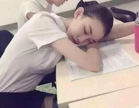 姑娘|搞笑GIF：那姑娘说没事，就说我是你媳妇