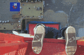 芝麻|搞笑GIF:不好意思 第一次上场 有点小紧张