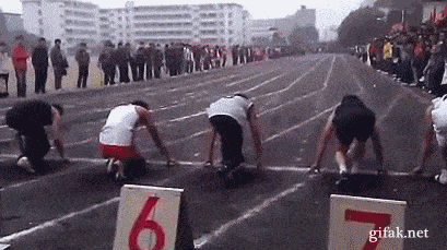 芝麻|搞笑GIF:不好意思 第一次上场 有点小紧张