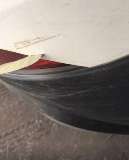 医生|搞笑GIF趣图:小子，我疯起来连自己都敢砸，就问你怕不怕！