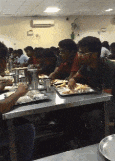 女友|搞笑GIF：普通人是女施主，好看的就叫人家女菩萨