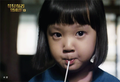 《请回答1988》是由申源浩执导,李有静编剧,李惠利,朴宝剑