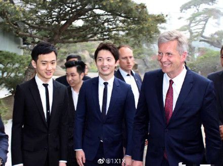 酒店刚被拍罗昊又约美女逛街不管周扬青了