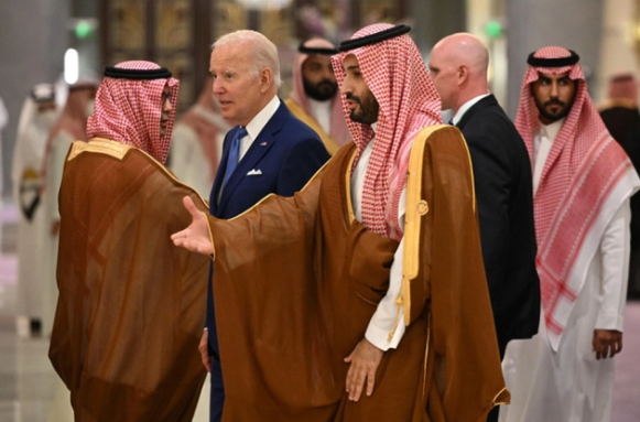沙特投向中国怀抱，美国专家：拜登自找的