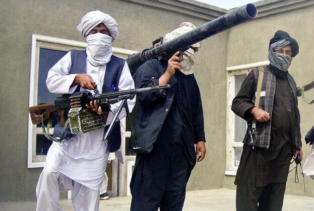 被屠杀的阿富汗女学生长着和我们一样的面孔