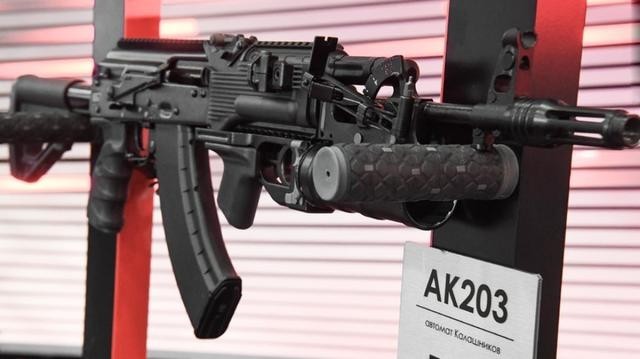印仍未开造AK-203步枪 俄官员：这笔钱还没到位