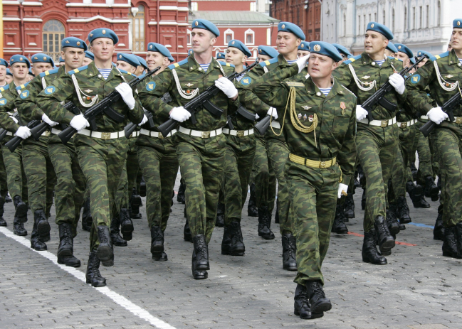 俄罗斯空降兵军服图片