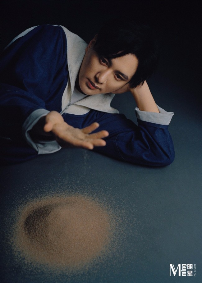 王仁君时尚大片曝光诠释慵懒雅痞风尚