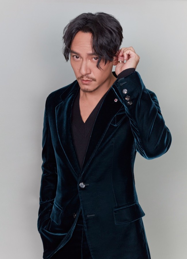 张震作为本届台北电影奖最佳男主角入围演员及颁奖嘉宾出席颁奖典礼