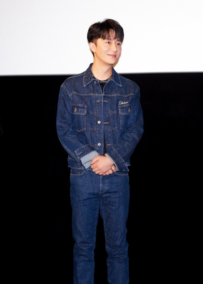 黄轩出席《乌海》首映 吵架戏讨论六小时看哭导演