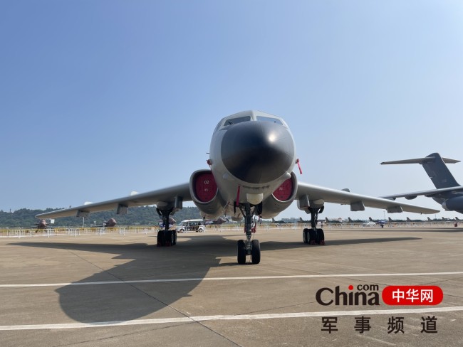 重要的空基远程打击力量,轰-6K飞机特写